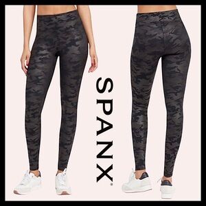 Spanx Womens Sz M 6-8 Matte Black Camo Print Faux Leather Leggings NEW with Tags
